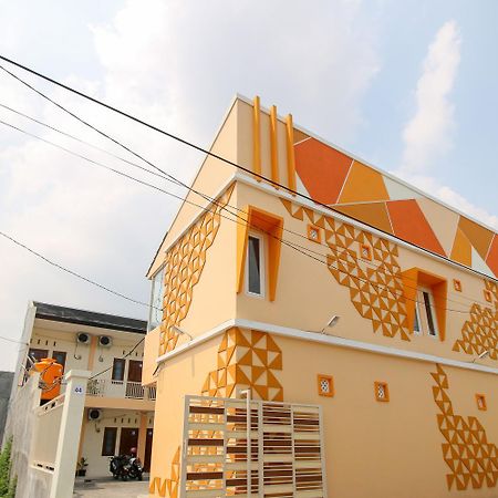 Reddoorz Syariah @ Pahlawan Sidoarjo Hotel Kültér fotó
