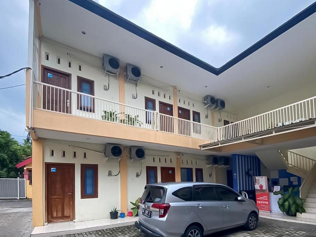 Reddoorz Syariah @ Pahlawan Sidoarjo Hotel Kültér fotó