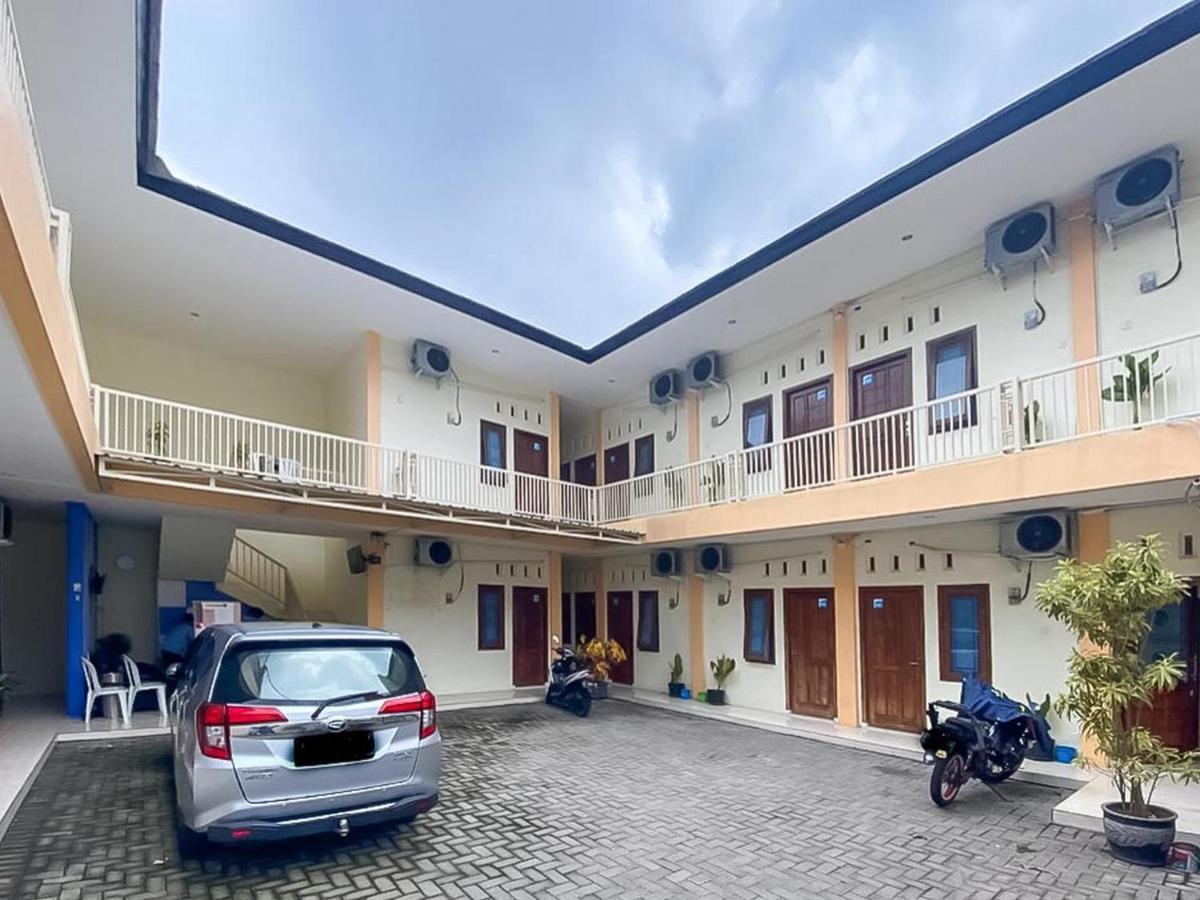 Reddoorz Syariah @ Pahlawan Sidoarjo Hotel Kültér fotó