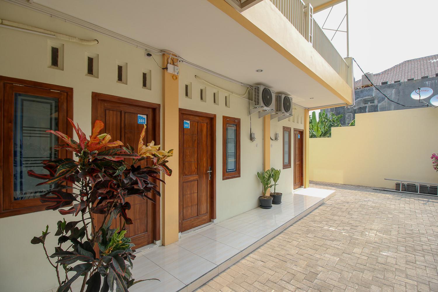 Reddoorz Syariah @ Pahlawan Sidoarjo Hotel Kültér fotó